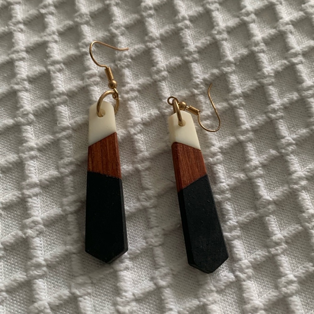 Wooden dangle earrings
